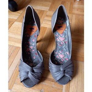 ROCKETDOG Grey elegant open toes heels sandals  size 7.5M